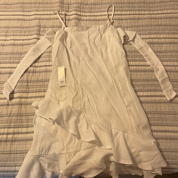 NWOT Francesca’s white dress, size medium - Picture 3 of 3